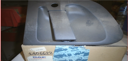 HANDLE  R/H (DOOR)LF45 - 1406622